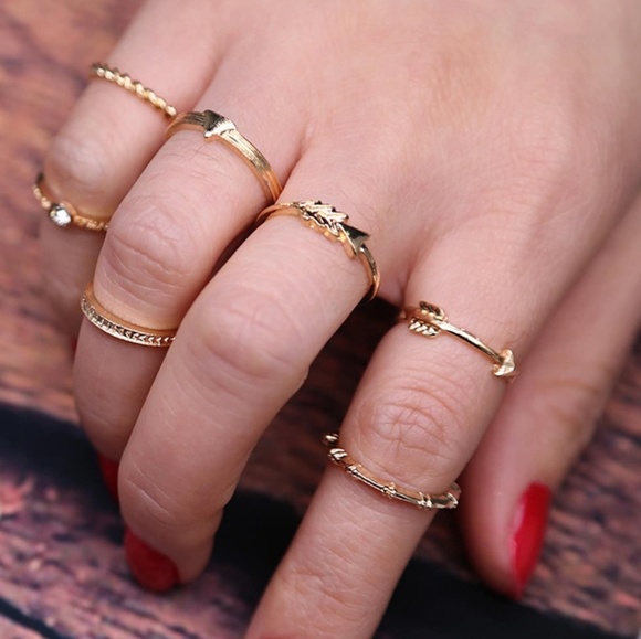 Jewelry - 🌺4/$25🌺 New Arrow Boho Ring Set